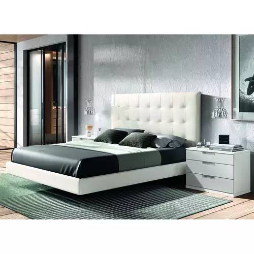 Dormitorio matrimonial blanco en Madrid