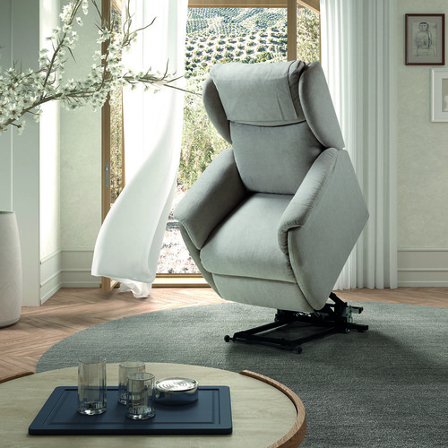 Sillón eléctrico de estructura de madera y apertura automática